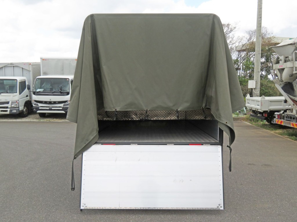 シートを被せた状態です。|いすゞ エルフ 2RG-NLR88AC(2WD)の写真9