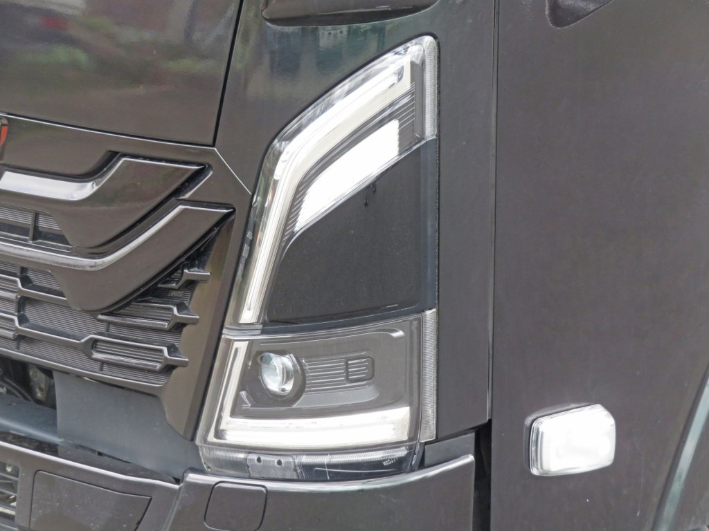 ブラインドスポットモニター付きです。|いすゞ エルフ 2RG-NLR88AC(2WD)の写真13