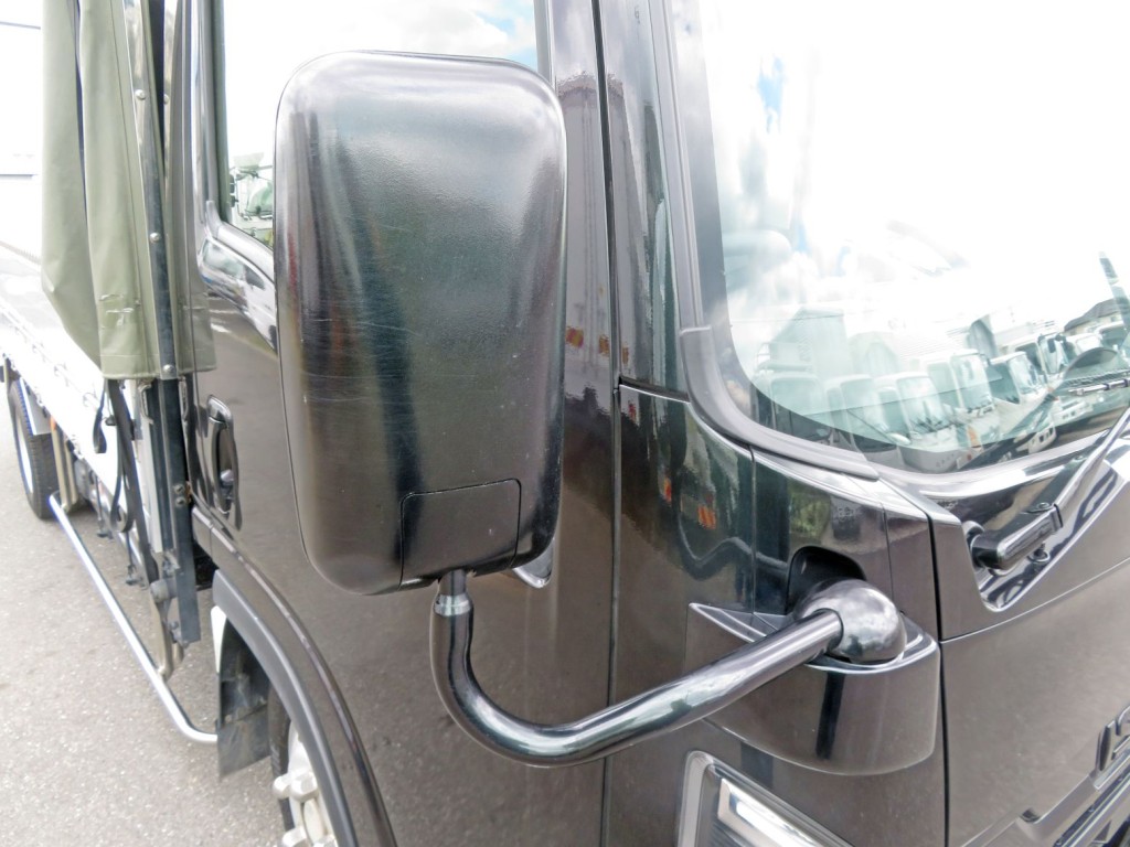 ミラーにキズがあります。|いすゞ エルフ 2RG-NLR88AC(2WD)の写真22