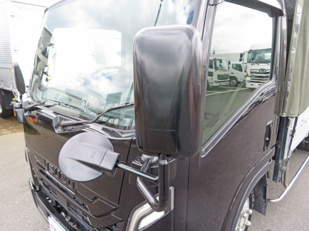 ミラーにキズがあります。|いすゞ エルフ 2RG-NLR88AC(2WD)の写真23