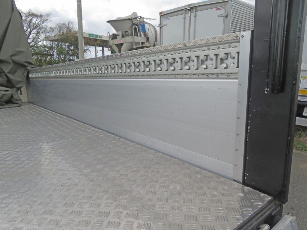 あおり内側の状態です。|いすゞ エルフ 2RG-NLR88AC(2WD)の写真41