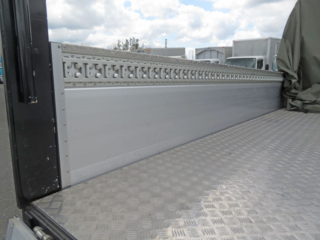 あおり内側の状態です。|いすゞ エルフ 2RG-NLR88AC(2WD)の写真43