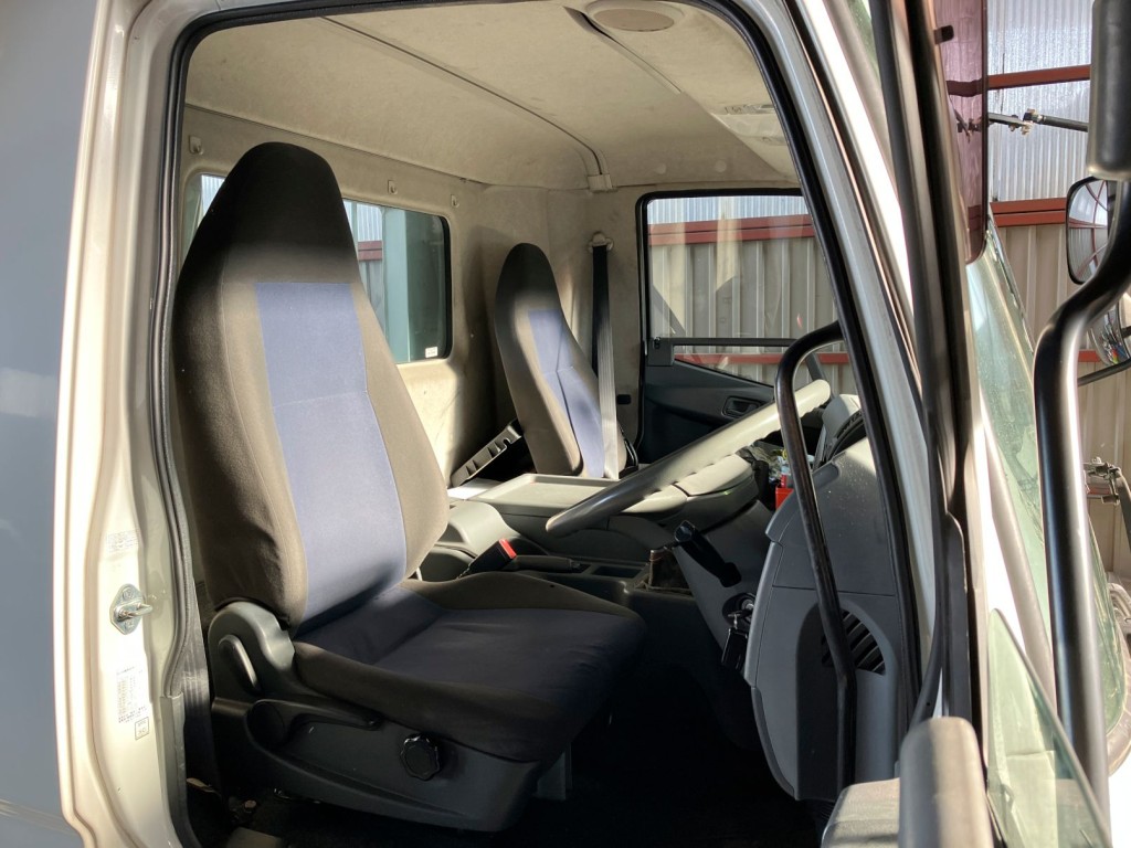 三菱 ファイター TKG-FK71F(2WD)の写真5