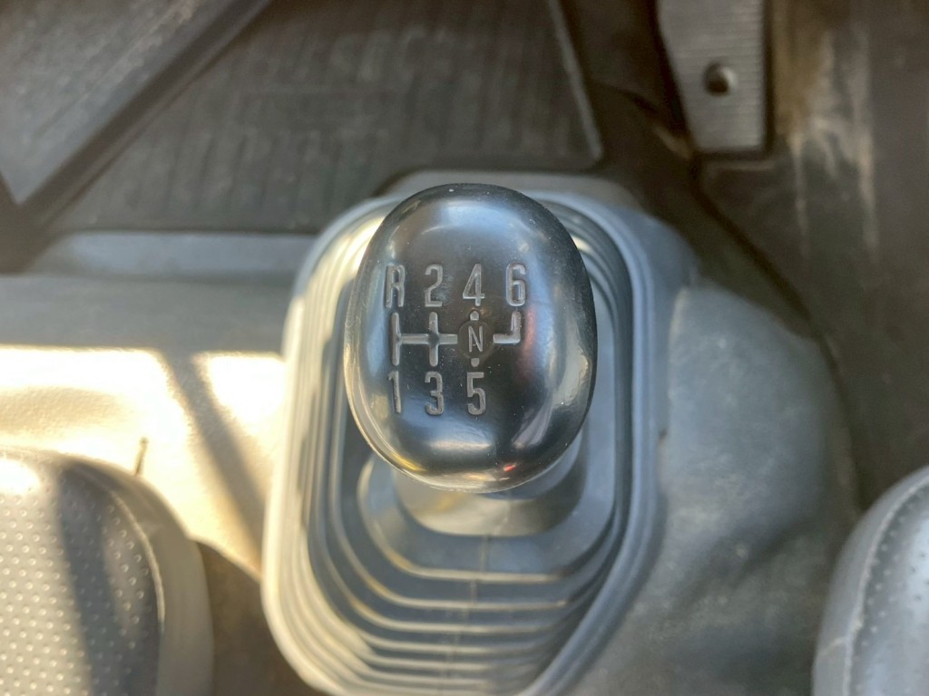 いすゞ フォワード SKG-FRR90S1(2WD)の写真10