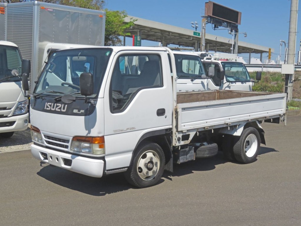 いすゞ エルフ KC-NKR66EA(2WD)の写真1