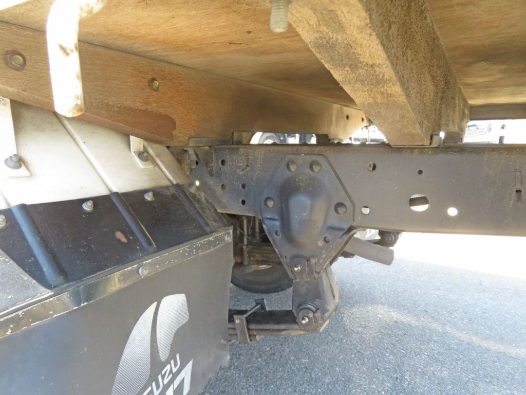 ネタの状態です。(横ネタは木製です)|いすゞ エルフ KC-NKR66EA(2WD)の写真5