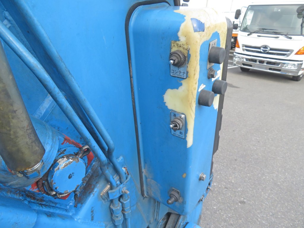 上物操作スイッチです。|日野 レンジャー QKG-FJ7JGAAの写真16