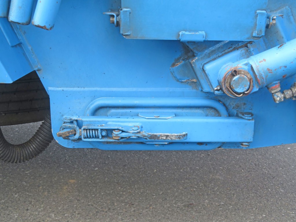 汚水タンク付きです。|日野 レンジャー QKG-FJ7JGAAの写真29