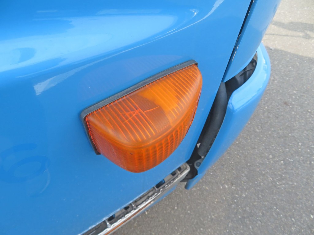 ウィンカーレンズに割れ・色あせがあります。|日野 レンジャー QKG-FJ7JGAAの写真42