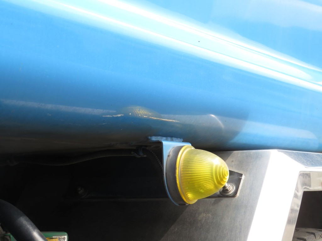 荷箱助手席側下部に線キズがあります。|日野 レンジャー TKG-GC7JGAAの写真39