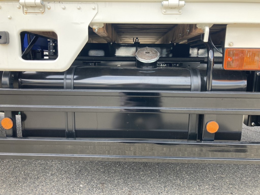 燃料タンクです。|日野 レンジャー 2KG-FE2ACAの写真34