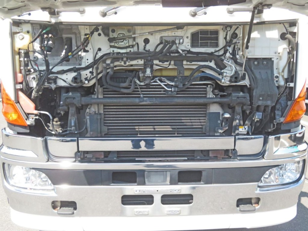 パネル内部に小さいキズがあります。|日野 プロフィア QPG-SH1EDDGの写真22