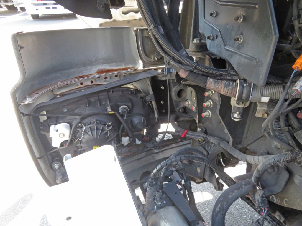 脚廻りにサビがあります。|日野 プロフィア QPG-SH1EDDGの写真42