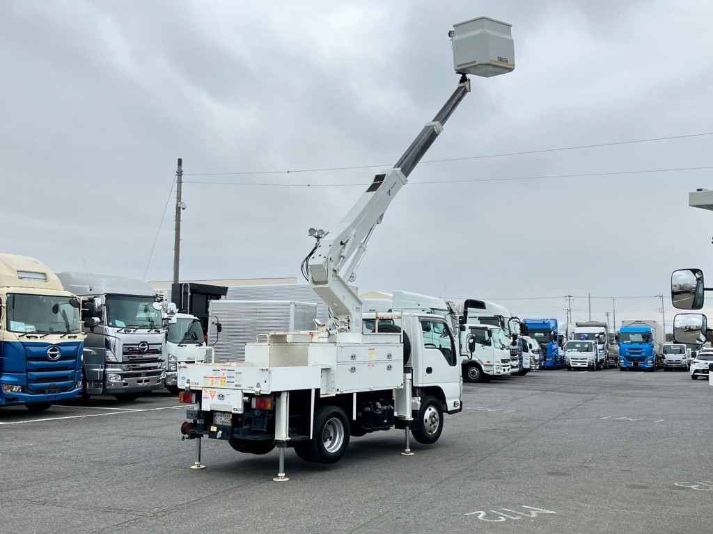 いすゞ エルフ TPG-NKR85AN(2WD)の写真4