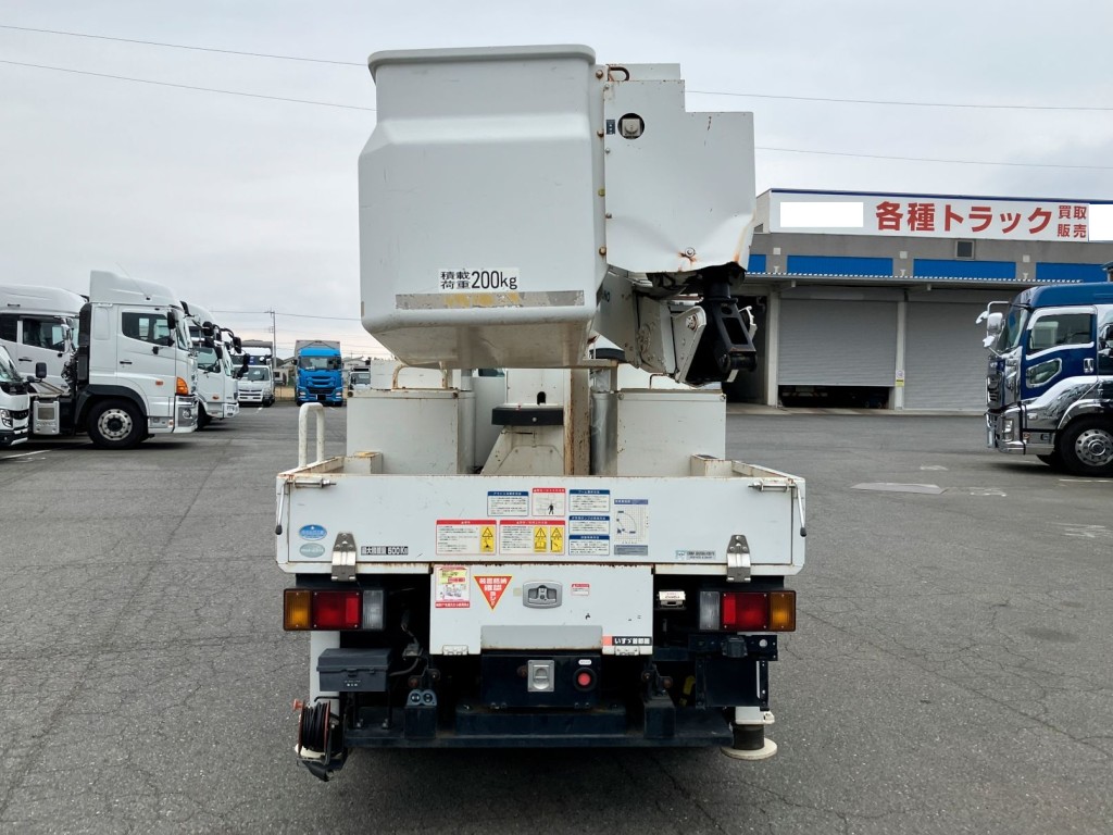 いすゞ エルフ TPG-NKR85AN(2WD)の写真7