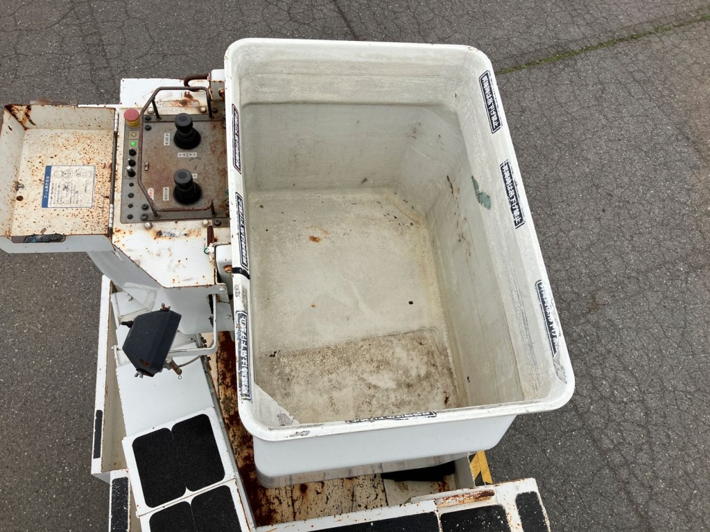 いすゞ エルフ TPG-NKR85AN(2WD)の写真15