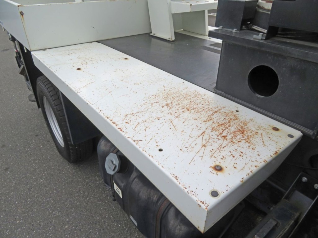 いすゞ エルフ TPG-NKR85AN(2WD)の写真8