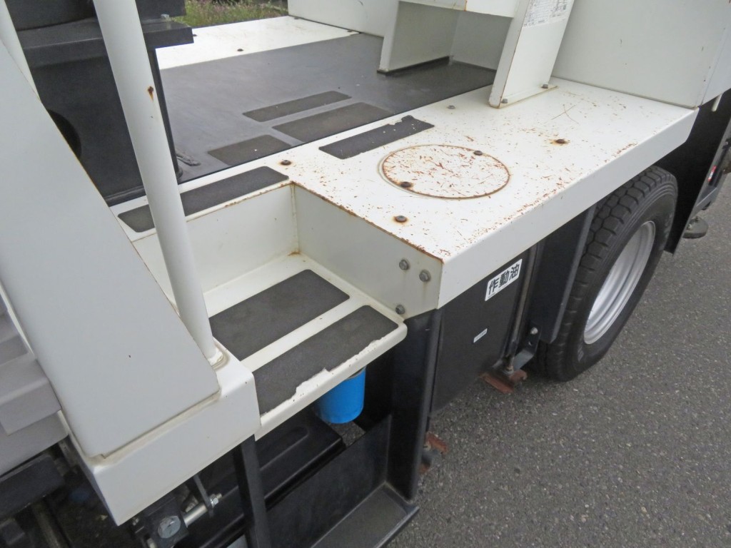 いすゞ エルフ TPG-NKR85AN(2WD)の写真10