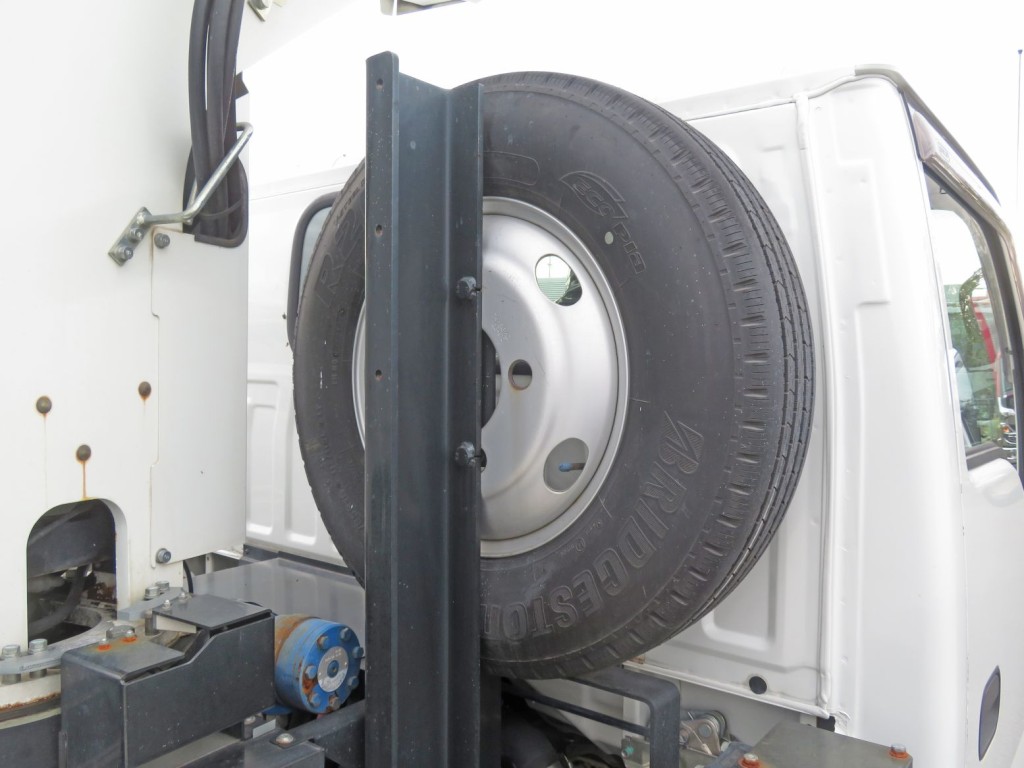 いすゞ エルフ TPG-NKR85AN(2WD)の写真16