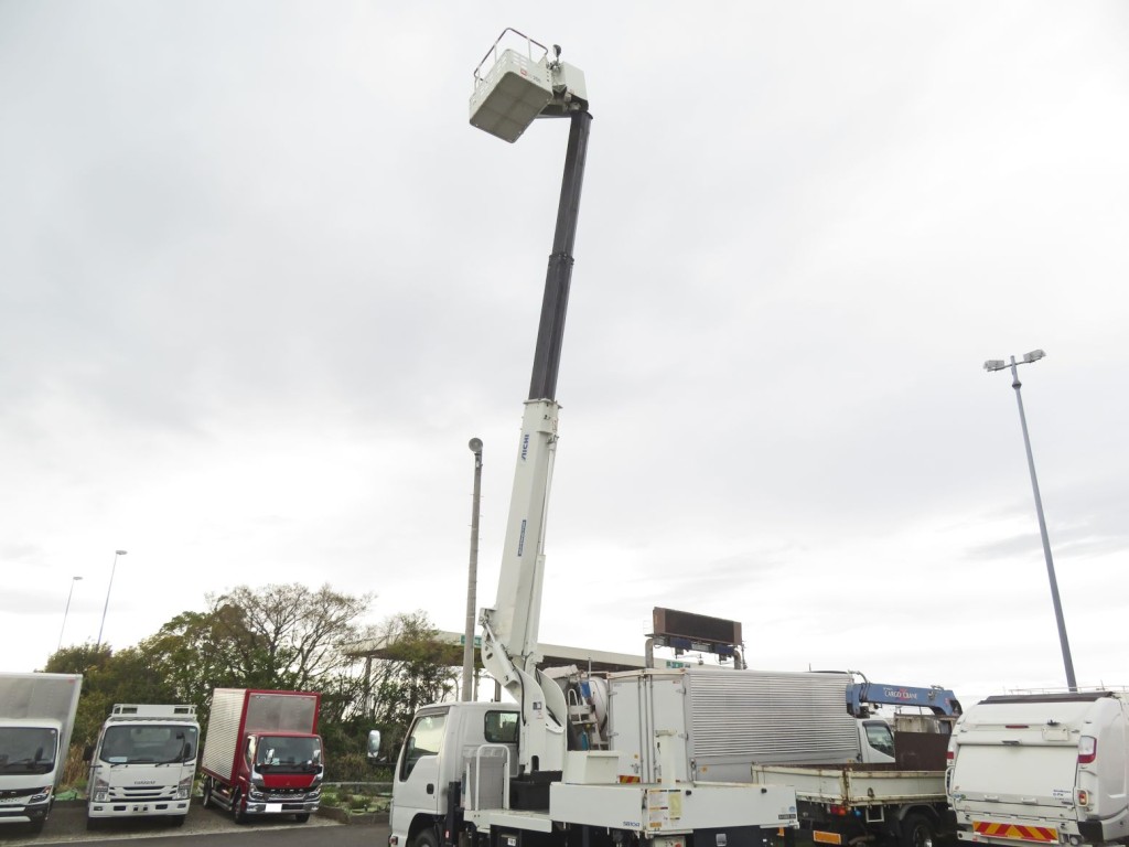 いすゞ エルフ TPG-NKR85AN(2WD)の写真19