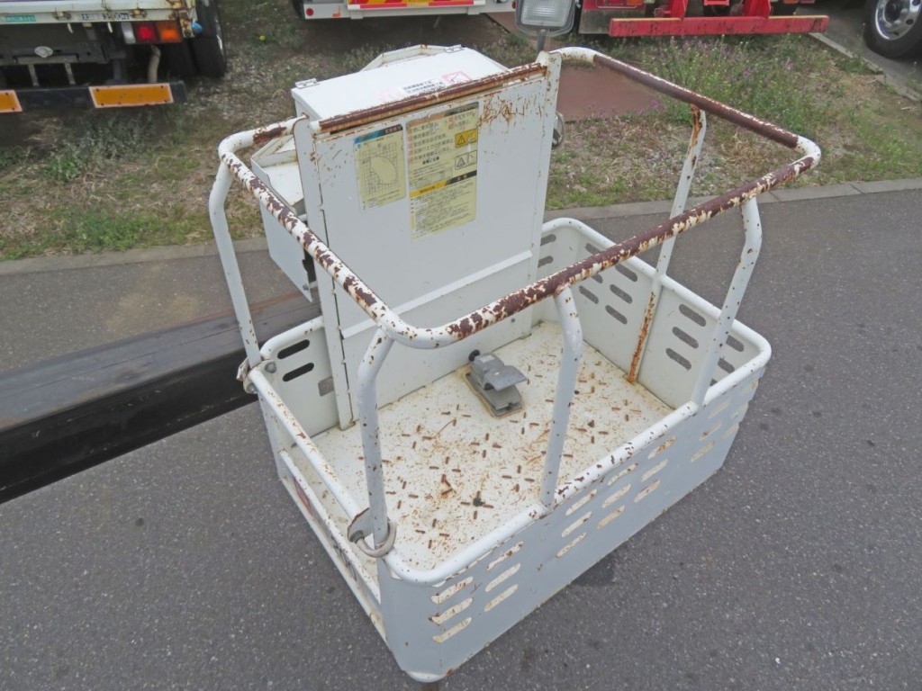 いすゞ エルフ TPG-NKR85AN(2WD)の写真20