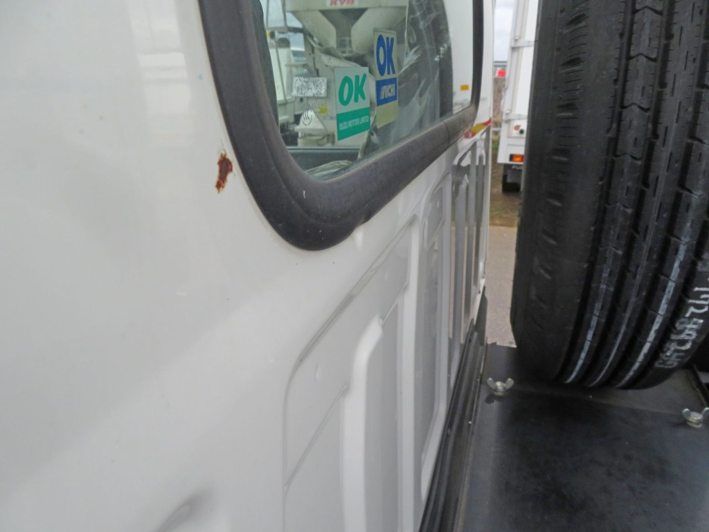 いすゞ エルフ TPG-NKR85AN(2WD)の写真35