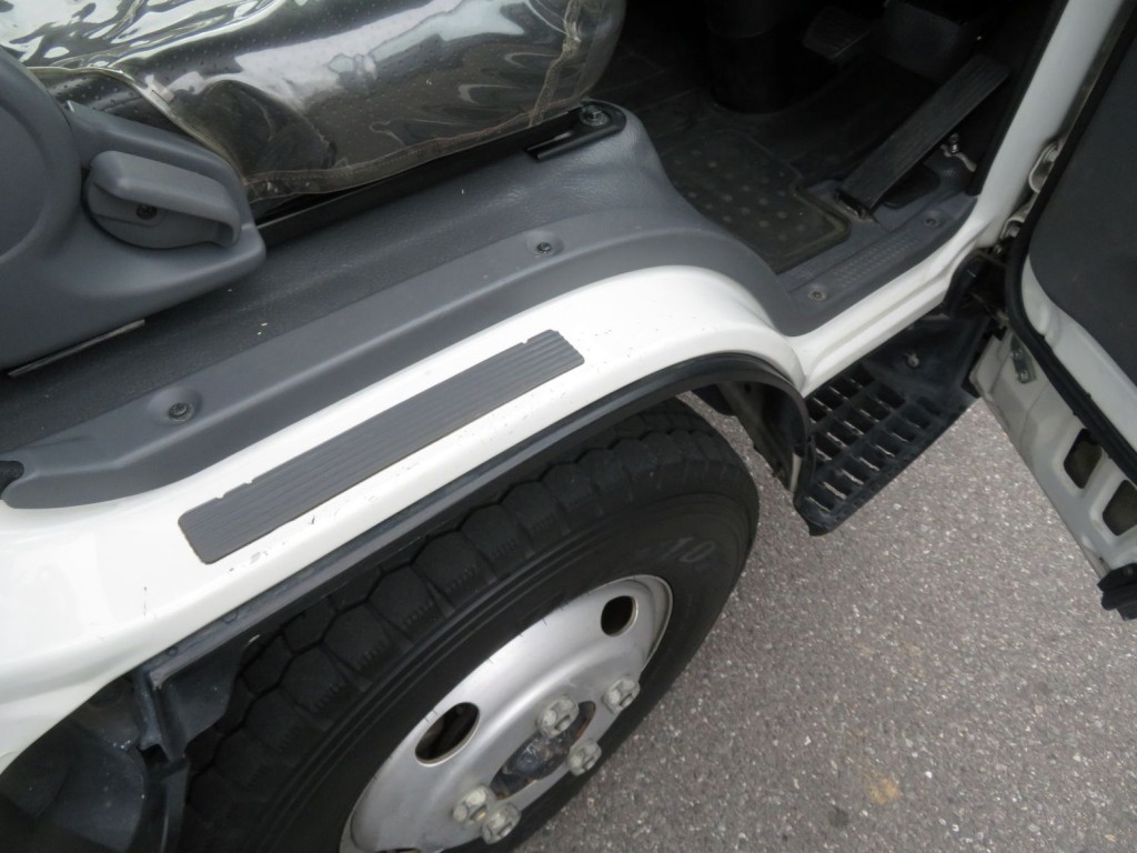 いすゞ エルフ TPG-NKR85AN(2WD)の写真38