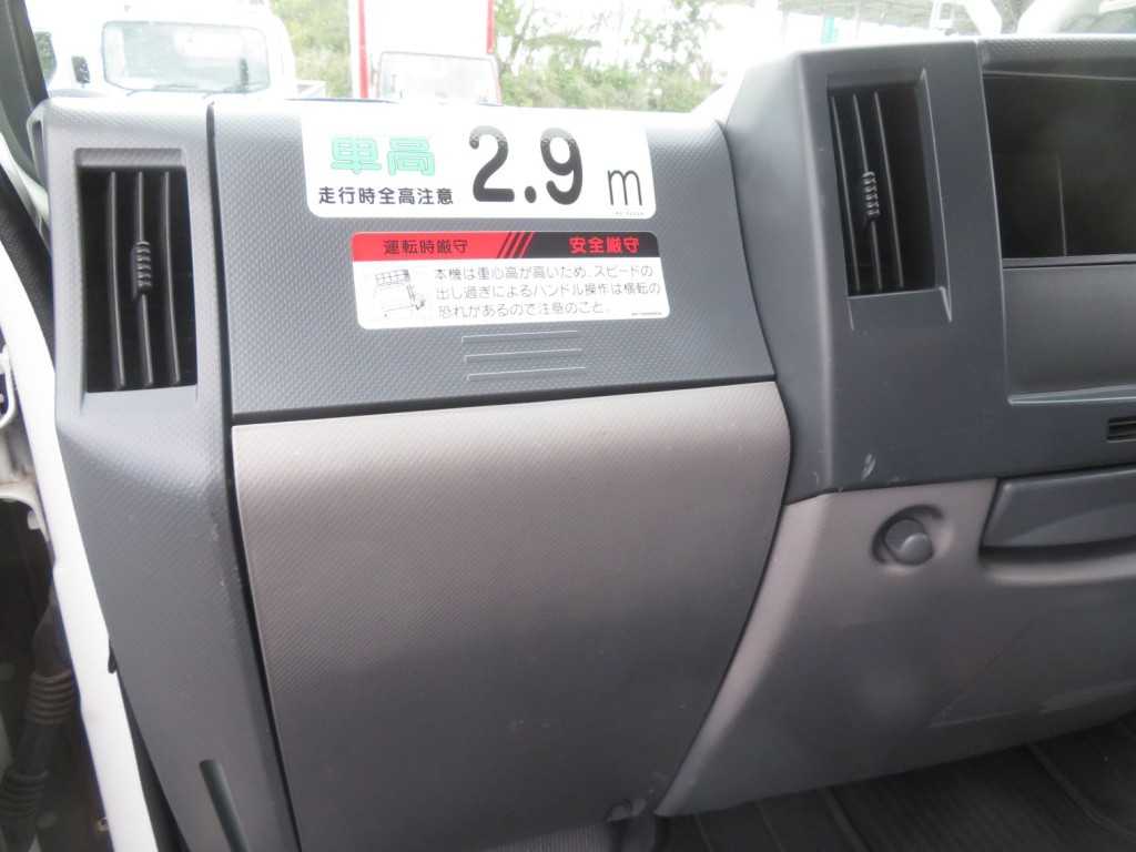 いすゞ エルフ TPG-NKR85AN(2WD)の写真39