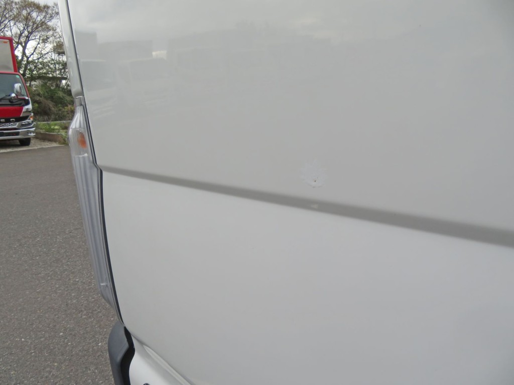 いすゞ エルフ TPG-NKR85AN(2WD)の写真42