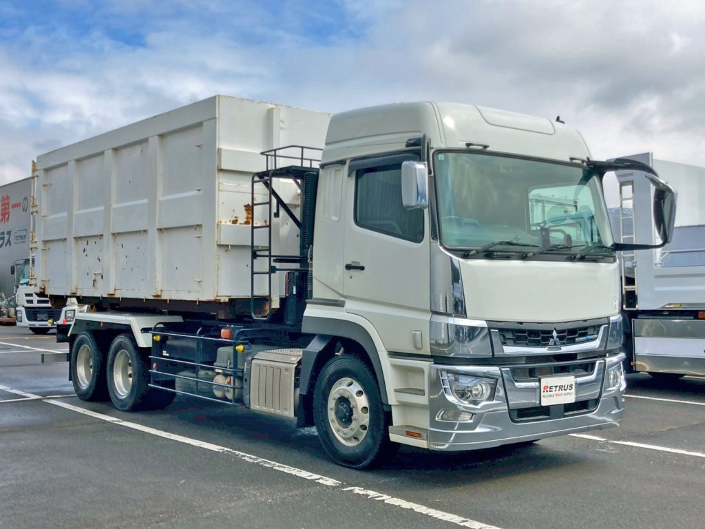 ホイールはアルミ製です。|三菱 スーパーグレート 2KG-FV70HYの写真6