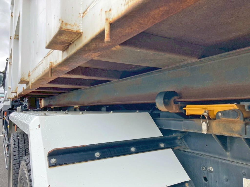 コンテナ縦ネタ・横ネタは鉄製です。|三菱 スーパーグレート 2KG-FV70HYの写真15