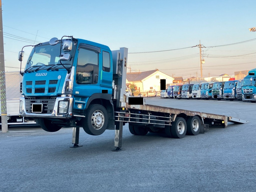 いすゞ ギガ QKG-CYZ77AJの写真1