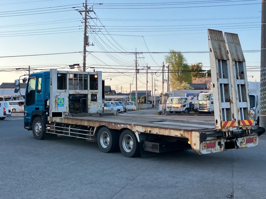 いすゞ ギガ QKG-CYZ77AJの写真3