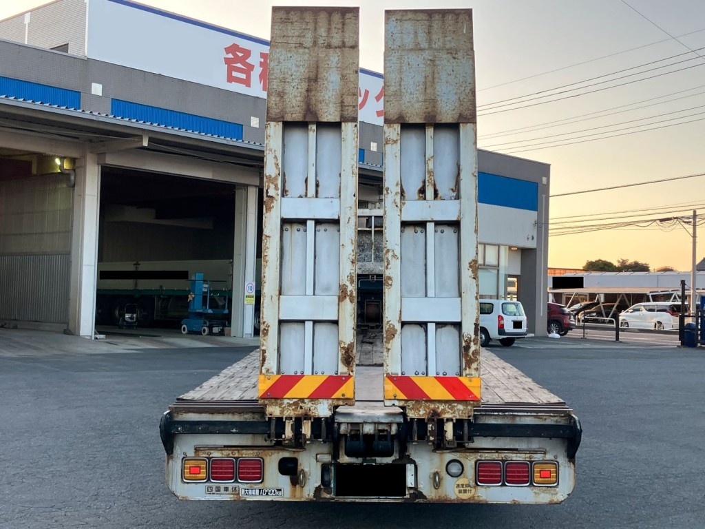 いすゞ ギガ QKG-CYZ77AJの写真10