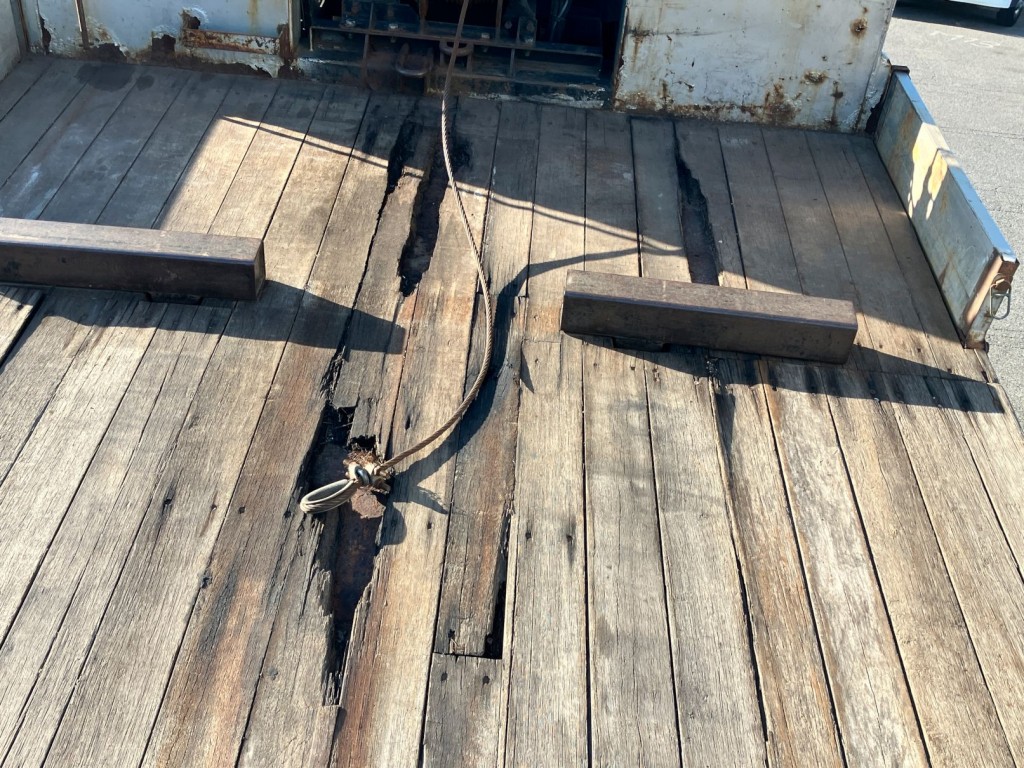 いすゞ ギガ QKG-CYZ77AJの写真17