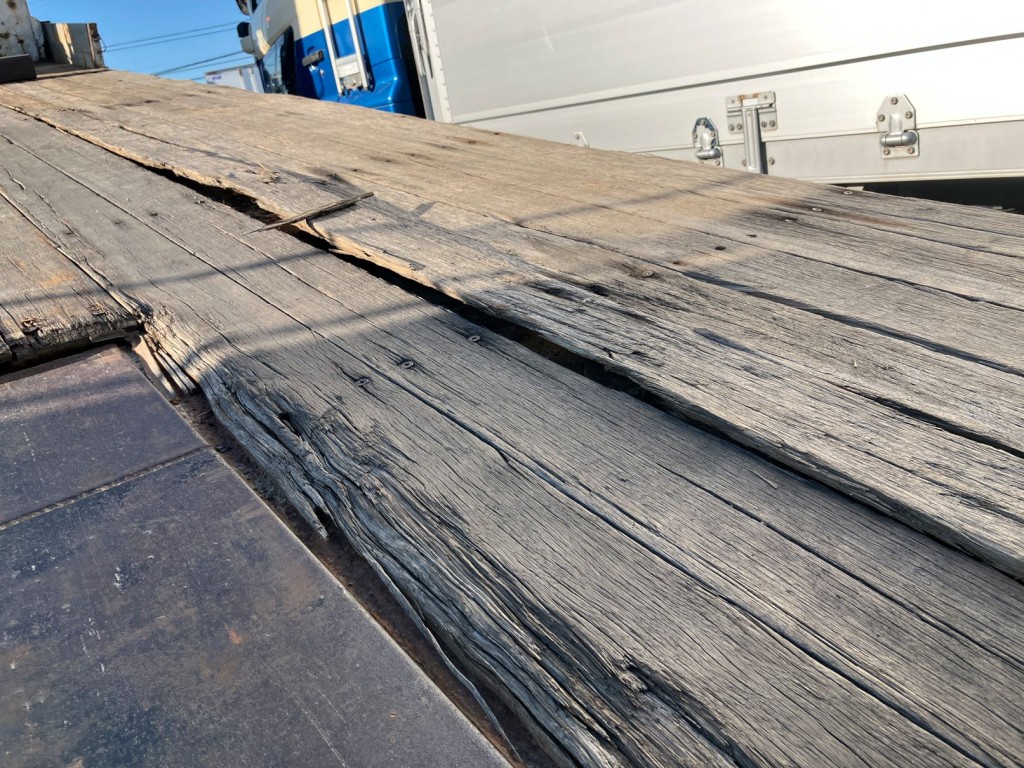 いすゞ ギガ QKG-CYZ77AJの写真18