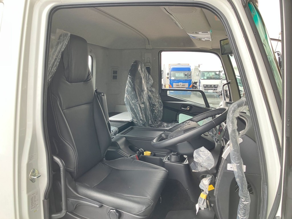 三菱 ファイター 2KG-FK62FZの写真5