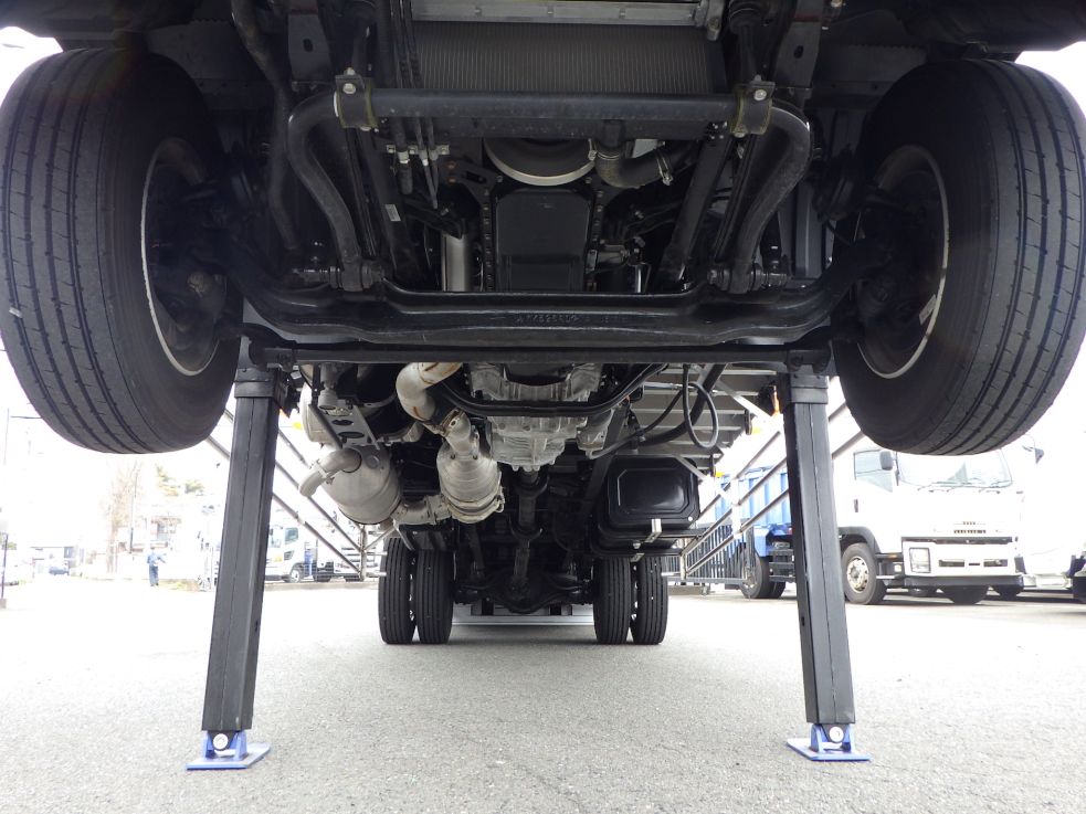 ボディー下周りの状態です。|三菱 ファイター 2KG-FK62FZ(2WD)の写真12