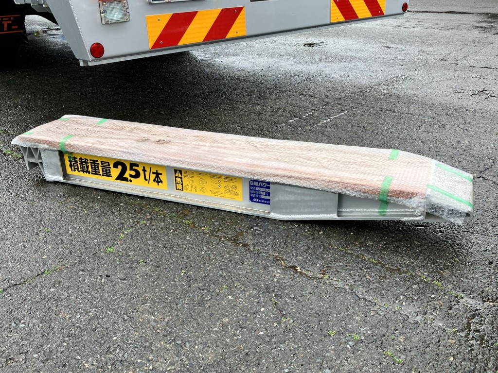 三菱 ファイター 2KG-FK62FZの写真13