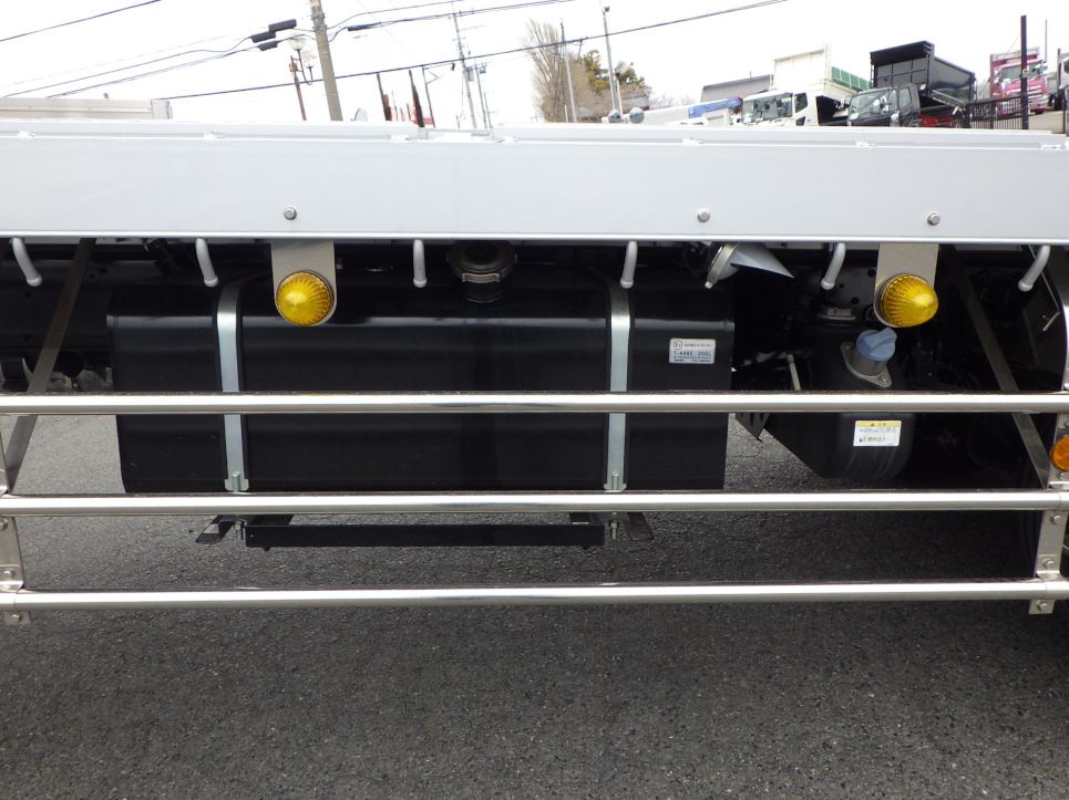 燃料タンクは２００Lです。|三菱 ファイター 2KG-FK62FZ(2WD)の写真21