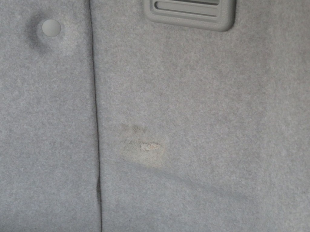 内張りにスレ箇所があります。|三菱 ファイター 2KG-FK62FZの写真7