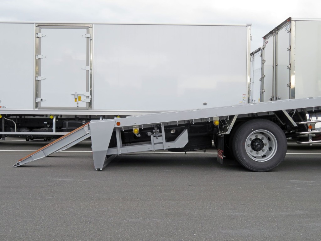 三菱 ファイター 2KG-FK62FZの写真13