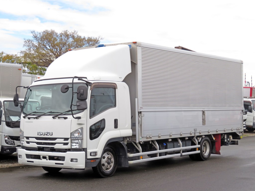 いすゞ フォワード 2RG-FRR90T2(2WD)の写真1