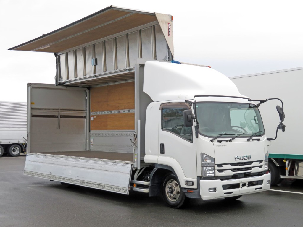 いすゞ フォワード 2RG-FRR90T2(2WD)の写真2