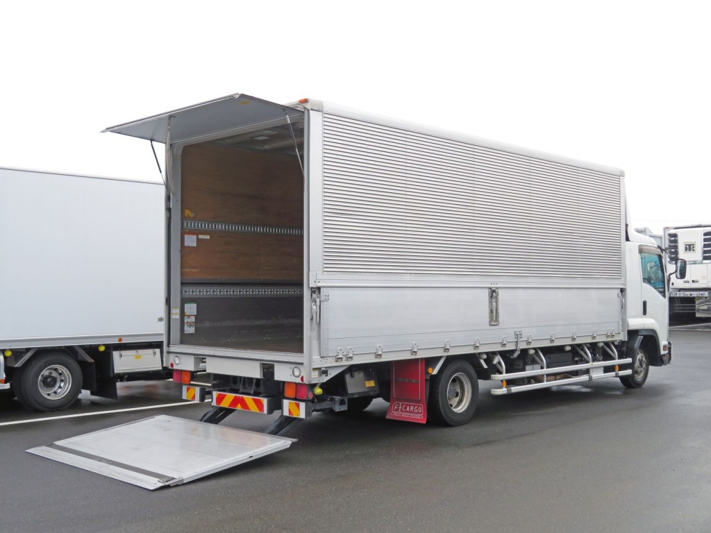 いすゞ フォワード 2RG-FRR90T2(2WD)の写真4