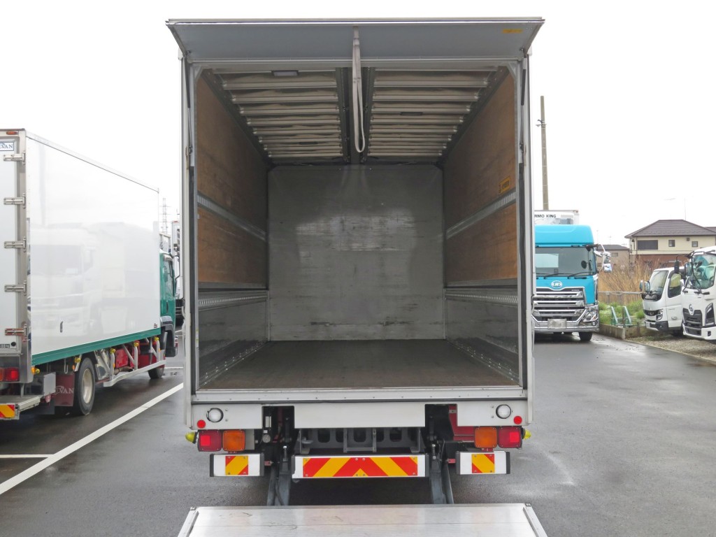 いすゞ フォワード 2RG-FRR90T2(2WD)の写真8