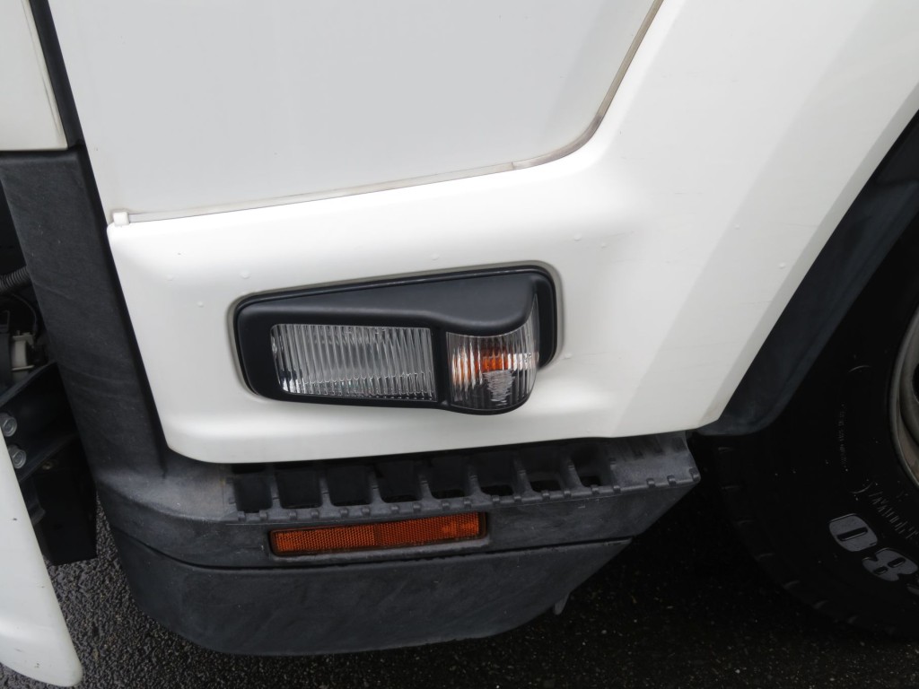 助手席ドアウインカーのレンズにキズがあります。|いすゞ フォワード 2RG-FRR90T2(2WD)の写真14