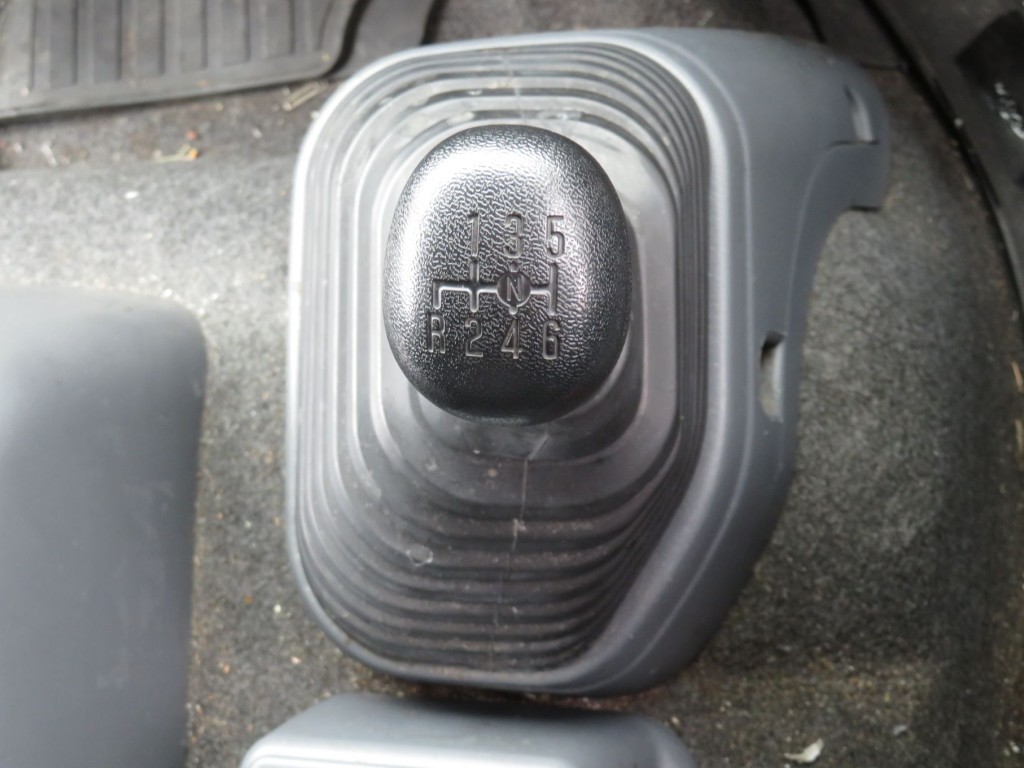 いすゞ フォワード 2RG-FRR90T2(2WD)の写真24