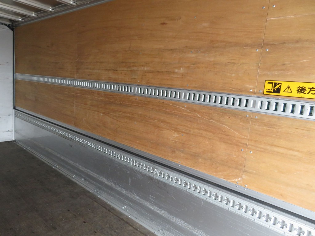 庫内側面の状態です。|いすゞ フォワード 2RG-FRR90T2(2WD)の写真46