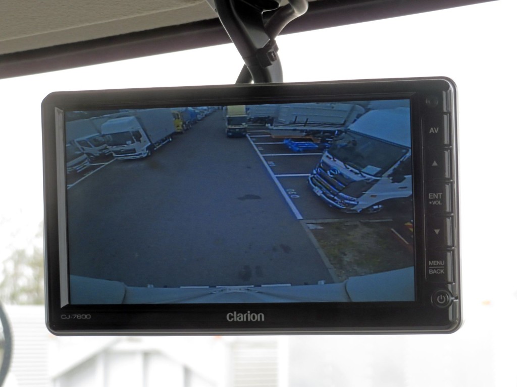 液晶バックモニター付きです。|日野 レンジャー TPG-FD7JLAG(2WD)の写真19